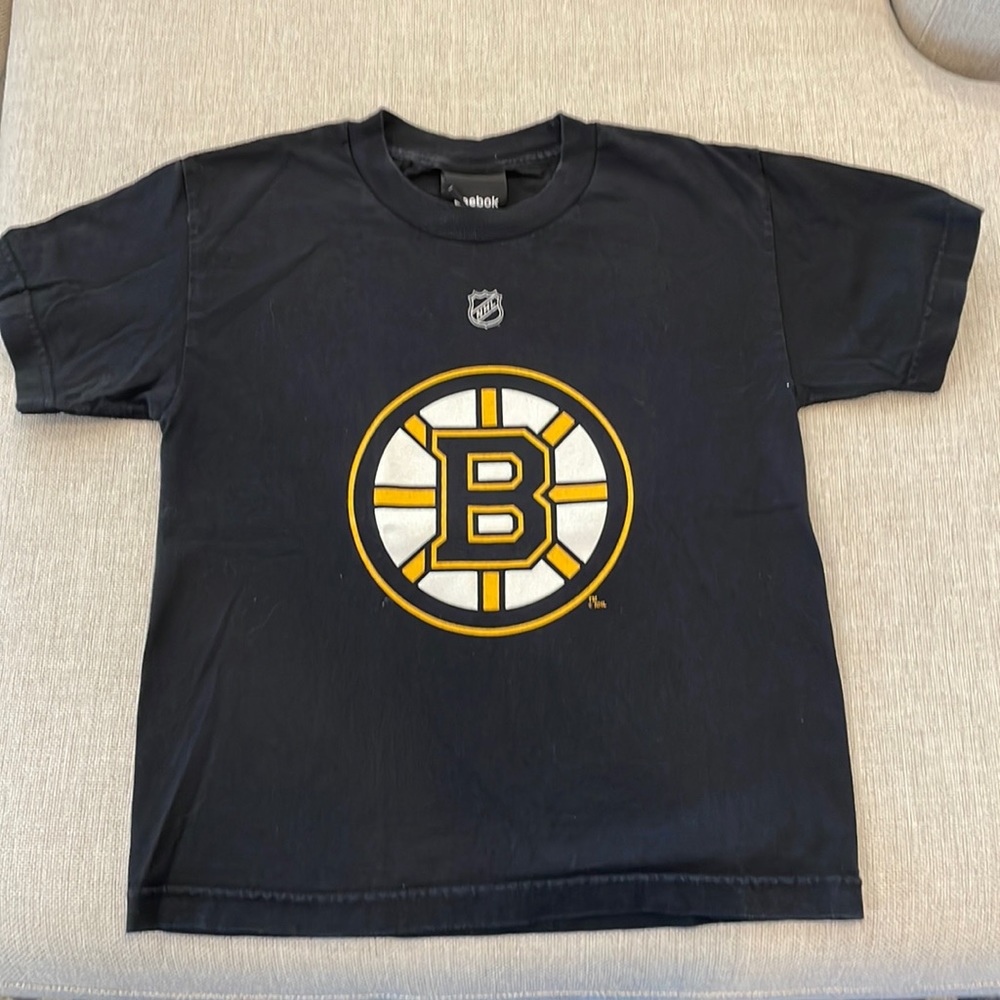 Bruins 100% cotton youth small t-shirt.